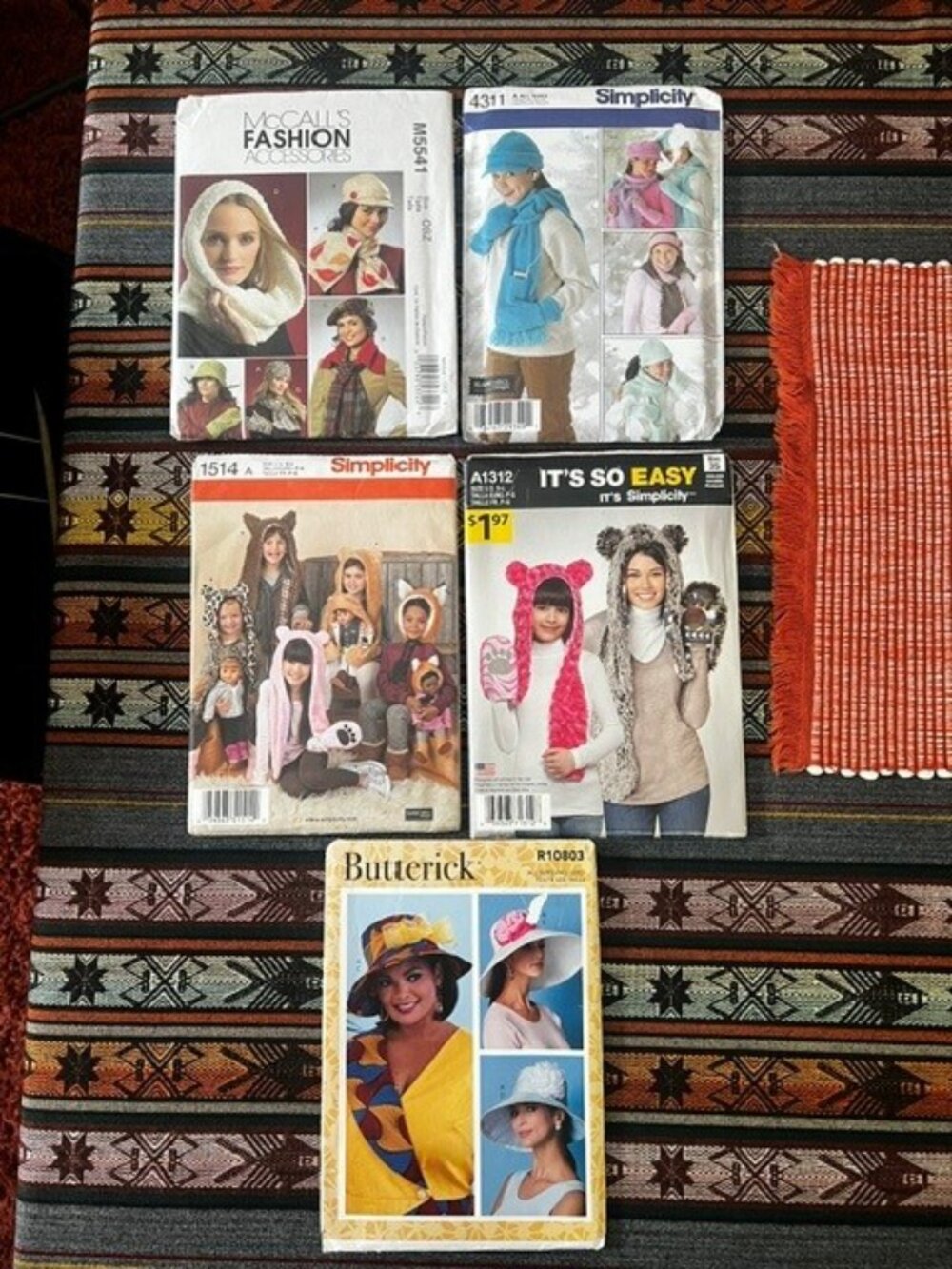 Misc. Vintage Sewing/Craft Patterns. To be auctioned LIVE. See details below. - Picture 9 of 13